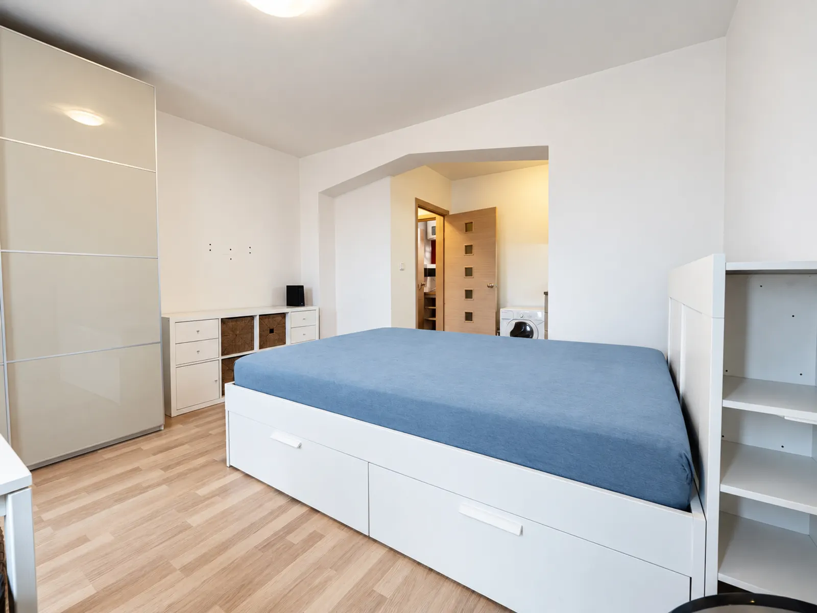 Pronájem bytu 1+kk 24,5 m²  (+terasa 24,5 m² ) nám. Antonína Pecáka 7, Praha 12 - Točná