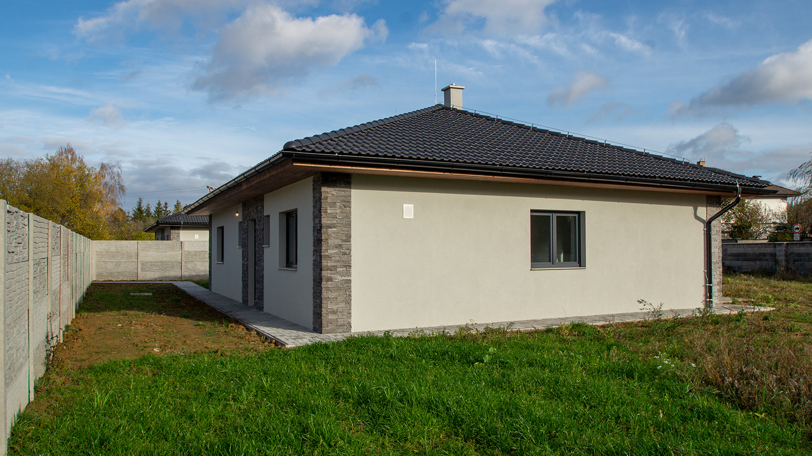 Pronájem RD, 4+kk 133 m² + zahrada 1003 m², ul. K Památníku, Mukařov - Žernovka, Praha - východ