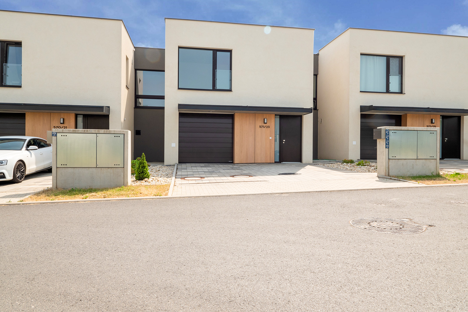 Pronájem RD, 4+kk 146 m² + zahrada 133 m², ul. Skřivánčí, Praha 8