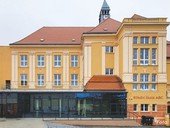 Modernizace Střední školy AGC: Jak investice do vzdělání ovlivní trh s nemovitostmi a budoucnost regionu