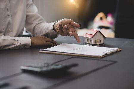 Paralelní dráha na Letišti Praha-Ruzyně: Jak projekt ovlivní realitní trh a životní prostředí v okolí