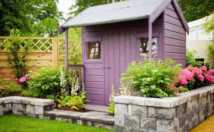 Co lze postavit na zahradě: jasný přehled staveb, povolení a skutečných omezení