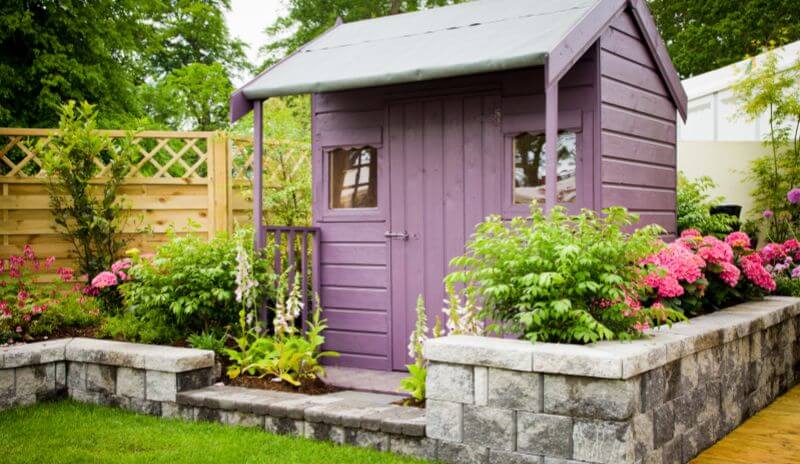 Co lze postavit na zahradě: jasný přehled staveb, povolení a skutečných omezení