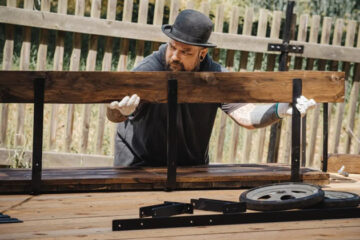 Co se zbylými prkny? Vyrobte z nich gauč!